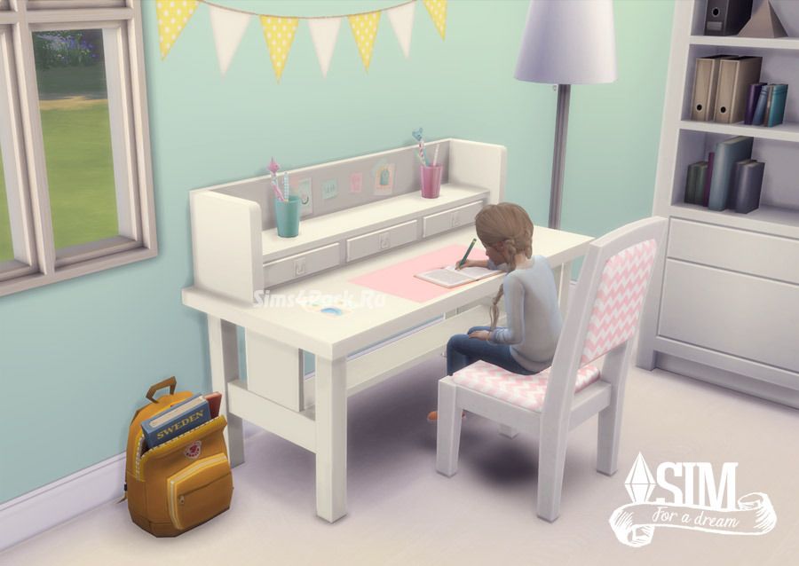 Рабочее место "Desk, chair and pen holder"